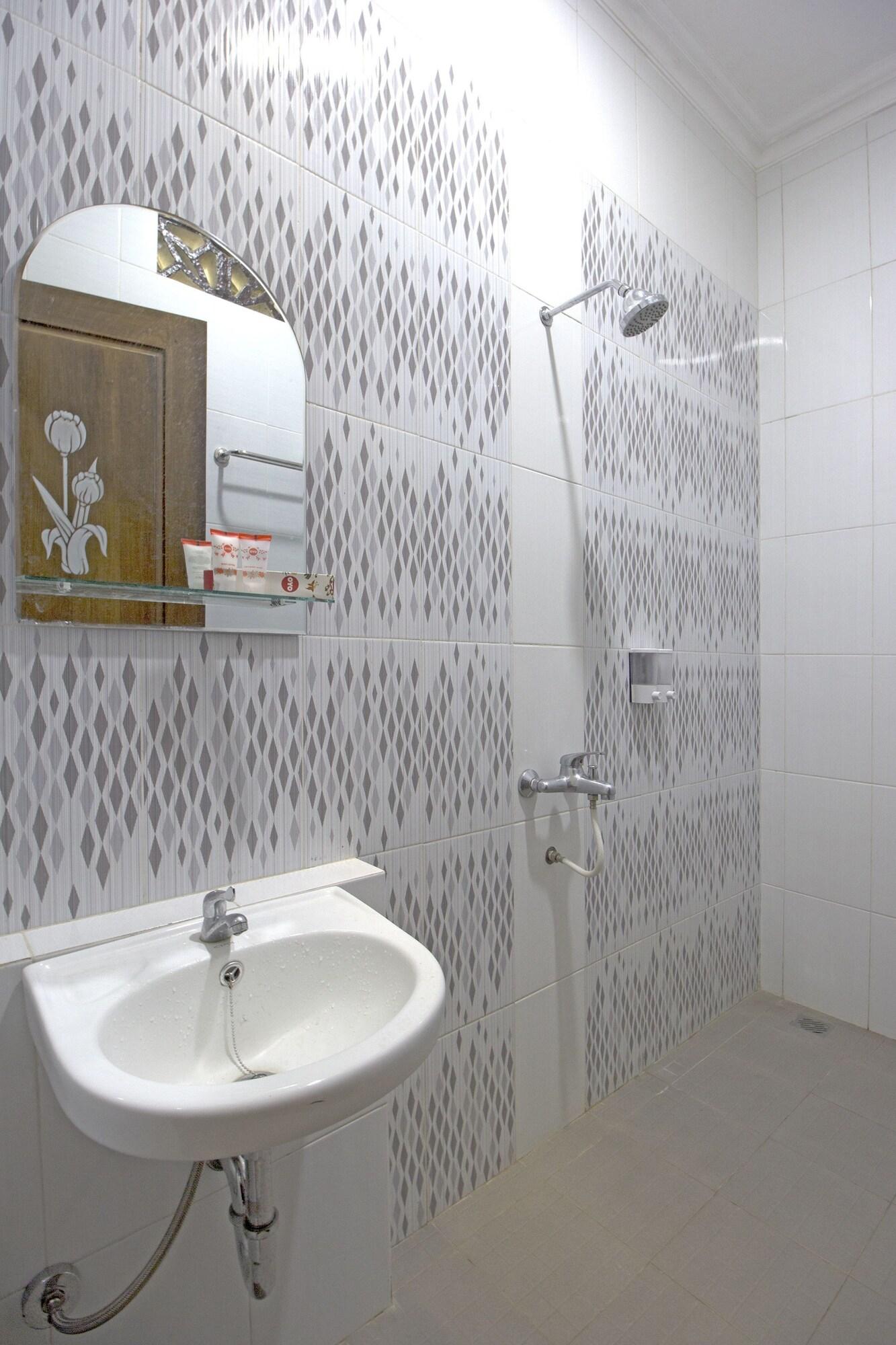 Oyo 572 Omah Gedongkuning Syariah Homestay Yogyakarta Exterior photo